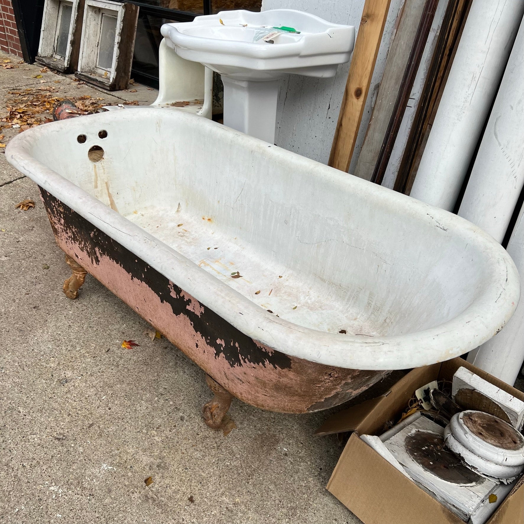 Clawfoot tub online for sale